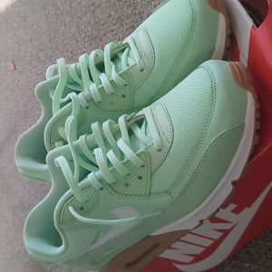 Women's Nike Air Max 90 fresh mint